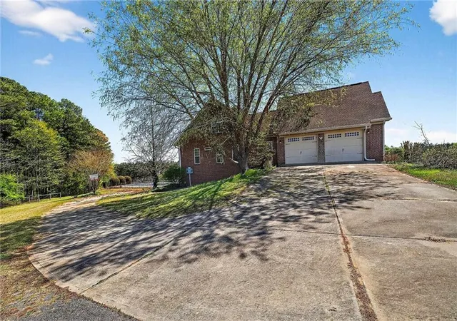 3rd image of 360 Happy Hill Rd, Carrollton, GA 30016 | MLS# 7777829