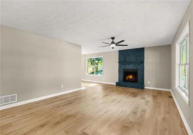 Photo 4 of Sale Pending at 4553 Mars Ct NW, Acworth, GA 30101 | MLS# 7788824 | Listing updated on 2026-09-12