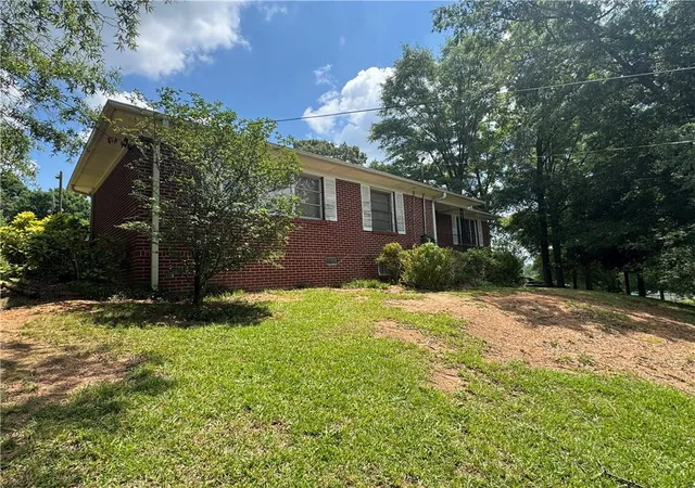 Photo 4 of Sale Pending at 707 Sugar Valley Rd NW, Calhoun, GA 30701 | MLS# 7792780 | Listing updated on 2026-09-11
