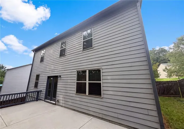 5th image of 611 Dodson Lake Ct, Fairburn, GA 30213 | MLS# 7818187