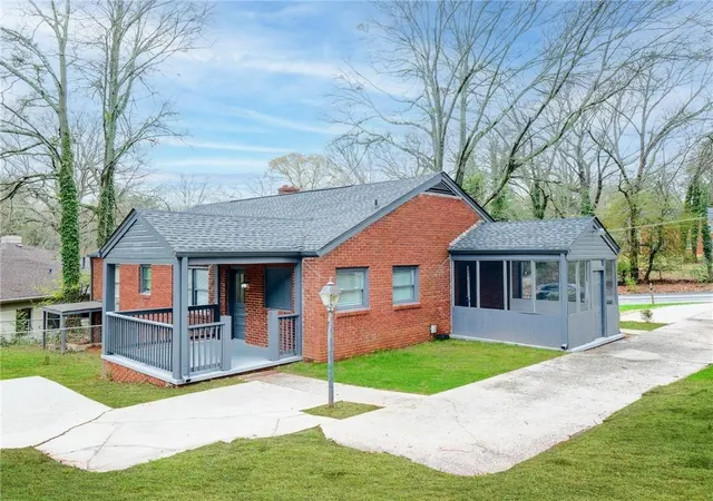 3rd image of 1652 Brewer Blvd Sw, Atlanta, GA 30310 | MLS# 7762823