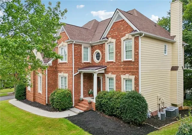 Photo 2 of Single family home for sale at 3856 Creekview Ridge Dr, Buford, GA 30518 | MLS# 7812346 | Listing updated on 2026-09-13