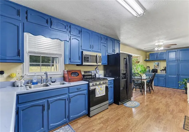 2nd image of 150 Aspen Lake Dr E, Newnan, GA 30263 | MLS# 7818898