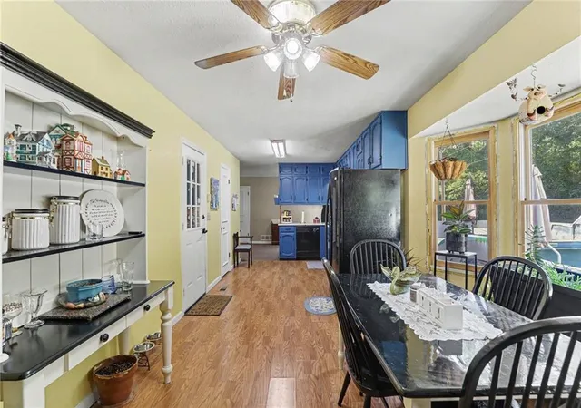 3rd image of 150 Aspen Lake Dr E, Newnan, GA 30263 | MLS# 7818898