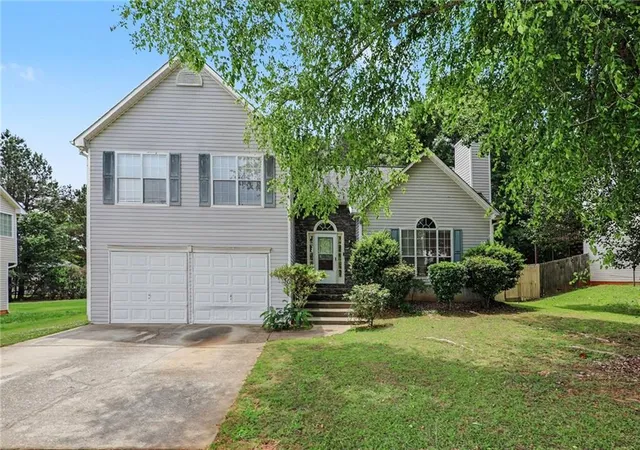 1st image of 10617 Barberry Dr, Hampton, GA 30228 | MLS# 7769213