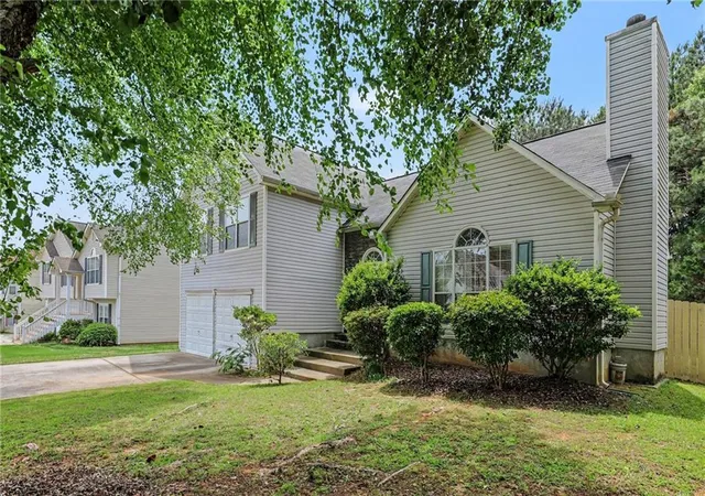 3rd image of 10617 Barberry Dr, Hampton, GA 30228 | MLS# 7769213