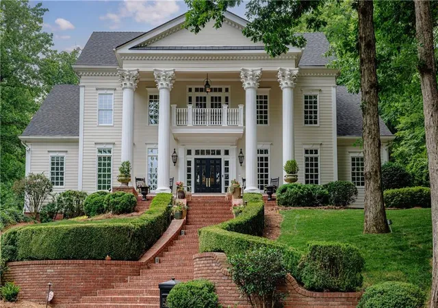 Photo 1 of Single family home for sale at 510 Londonberry Rd, Sandy Springs, GA 30327 | MLS# 7776286 | Listing updated on 2026-10-19