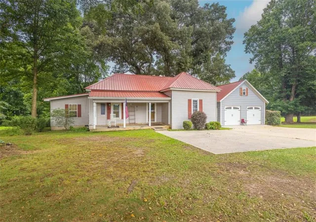 Photo 2 of Single family home for sale at 1953 Tyus Carrollton Rd, Carrollton, GA 30117 | MLS# 7811738 | Listing updated on 2026-09-11