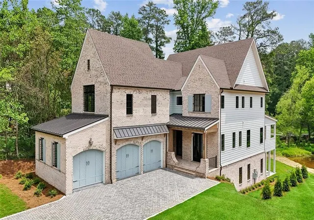 Single family home for sale at 160 Lake Ests Dr, Roswell, GA 30075 | MLS# 7781573 | Listing updated on 2026-09-18