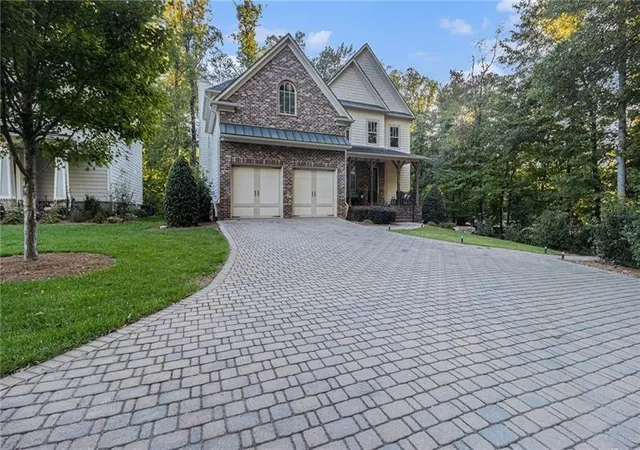 Photo 3 of Single family home for sale at 519 Holcomb Brg Rd, Norcross, GA 30071 | MLS# 7745656 | Listing updated on 2026-10-10
