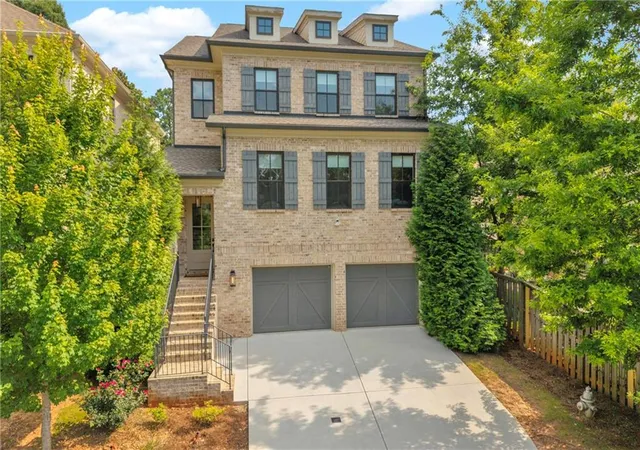 Photo 2 of Single family home for sale at 1141 Druid Flds Ct, Decatur, GA 30033 | MLS# 7799953 | Listing updated on 2026-09-10