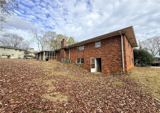 Photo 4 of Sale Pending at 2743 Pine Hl Dr NW, Kennesaw, GA 30144 | MLS# 7691308 | Listing updated on 2026-02-06