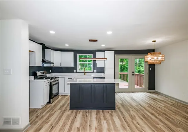Photo 4 of Single family home for sale at 1949 N Landing Way, Marietta, GA 30066 | MLS# 7777682 | Listing updated on 2026-09-17