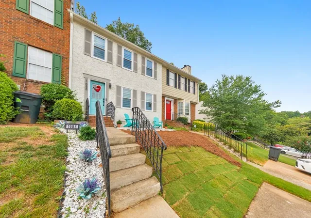 Homes for sale in Marietta, GA | 1688 Grist Mill Dr, Marietta, GA 30062 | MLS# 7795384