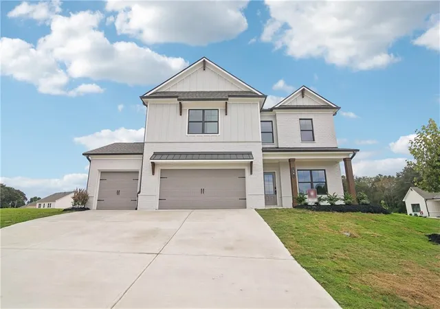 Photo 3 of Sale Pending at 39 Cardinal Ridge Ct, Winder, GA 30680 | MLS# 7746981 | Listing updated on 2026-07-27