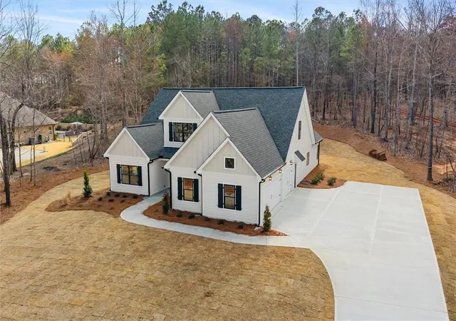 Homes for sale in Carrollton, GA | 177 West Lake Blvd, Carrollton, GA 30116 | MLS# 7668296