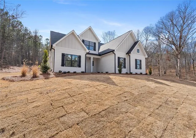 Homes for sale in Carrollton, GA | 177 West Lake Blvd, Carrollton, GA 30116 | MLS# 7668296