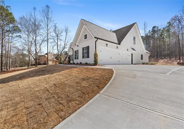 Homes for sale in Carrollton, GA | 177 West Lake Blvd, Carrollton, GA 30116 | MLS# 7668296