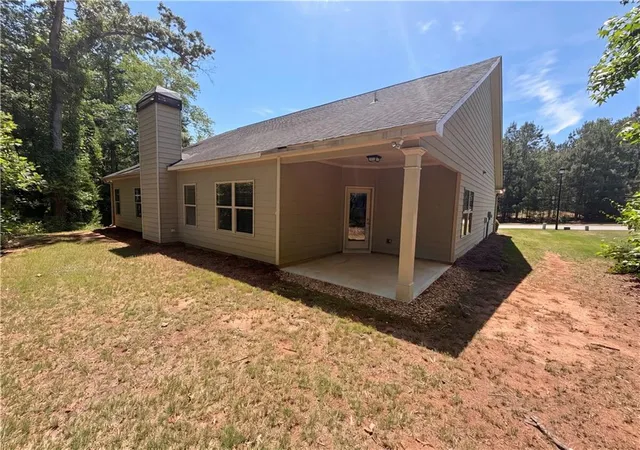 Photo 4 of Sale Pending at 1209 Windstone Dr, Winder, GA 30680 | MLS# 7776682 | Listing updated on 2026-10-08