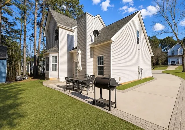 2nd image of 6585 Manor Creek Dr, Douglasville, GA 30135 | MLS# 7814178