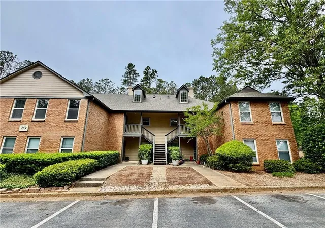 Homes for sale in Duluth, GA | 1911 Barrow Wy, Duluth, GA 30096 | MLS# 7757241