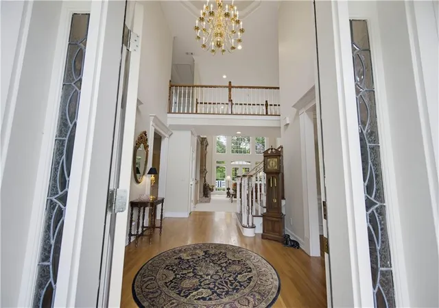 Photo 3 of Single family home for sale at 5570 Stoneleigh Dr, Suwanee, GA 30024 | MLS# 7784733 | Listing updated on 2026-09-25
