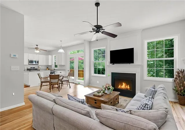 Photo 1 of Single family home for sale at 352 Park Crk Ridge, Woodstock, GA 30188 | MLS# 7788934 | Listing updated on 2026-08-28