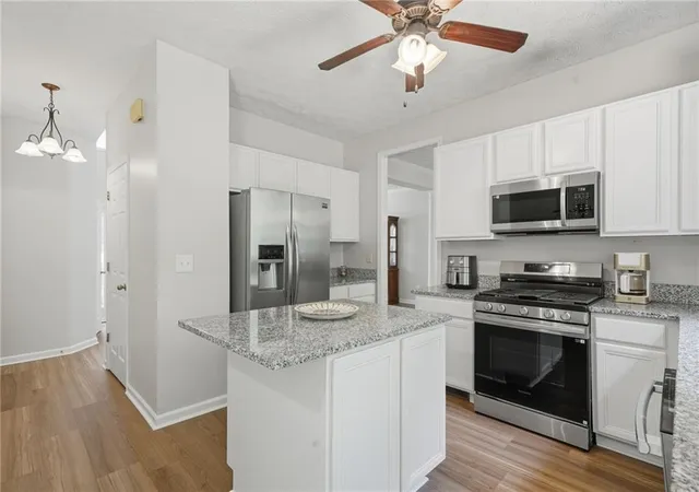 Photo 3 of Single family home for sale at 352 Park Crk Ridge, Woodstock, GA 30188 | MLS# 7788934 | Listing updated on 2026-08-28