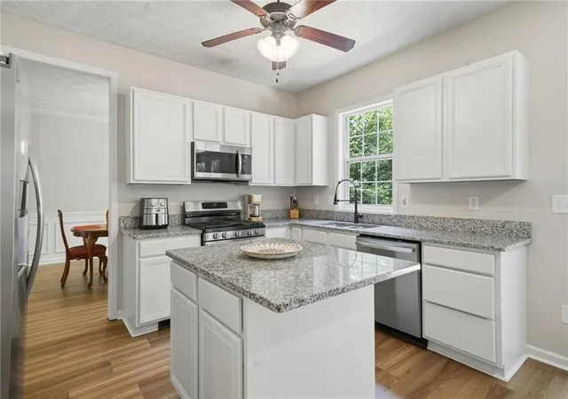 Photo 4 of Single family home for sale at 352 Park Crk Ridge, Woodstock, GA 30188 | MLS# 7788934 | Listing updated on 2026-08-28