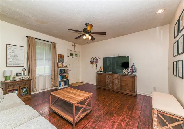 2nd image of 351 Freeport Dr, Lawrenceville, GA 30046 | MLS# 7803475