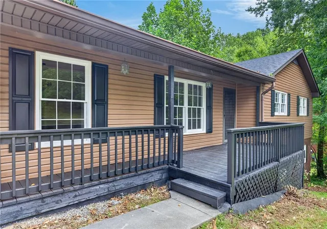 Photo 3 of Sale Pending at 110 Thornwood Dr, Rome, GA 30165 | MLS# 7829884 | Listing updated on 2026-09-01