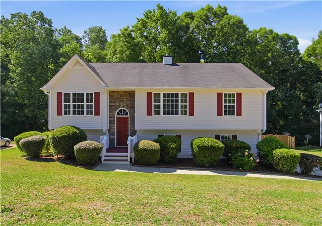 Photo 1 of Sale Pending at 1670 Harvest Hl, Douglasville, GA 30134 | MLS# 7774473 | Listing updated on 2026-08-14