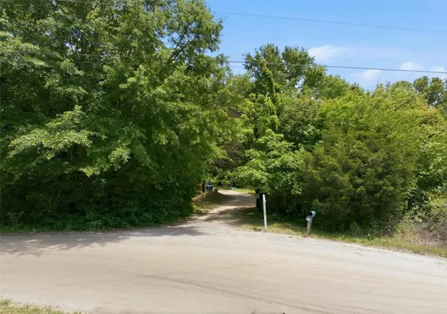 2nd image of 6105 Northcutt Rd, Fairburn, GA 30213 | MLS# 7822271
