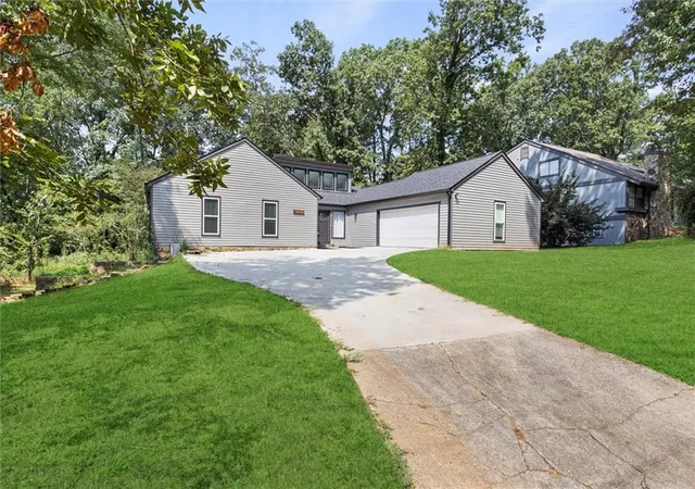 3rd image of 1060 Deer Chase Ct, Stone Mountain, GA 30088 | MLS# 7780005