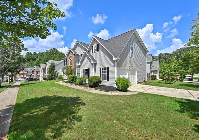 Photo 2 of Single family home for sale at 4201 Ash Tree St, Snellville, GA 30039 | MLS# 7829146 | Listing updated on 2026-08-31
