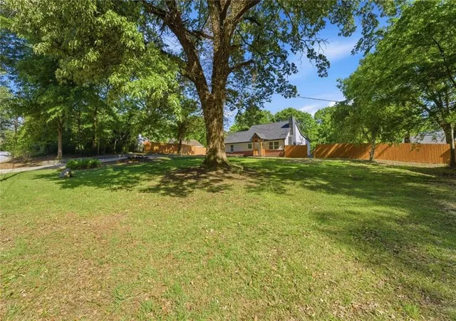 2nd image of 2681 Oldknow Dr Nw, Atlanta, GA 30318 | MLS# 7766878