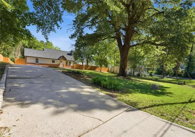 3rd image of 2681 Oldknow Dr Nw, Atlanta, GA 30318 | MLS# 7766878
