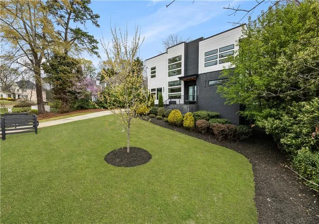 2nd image of 1546 Windsor Pkwy Ne, Brookhaven, GA 30319 | MLS# 7752774