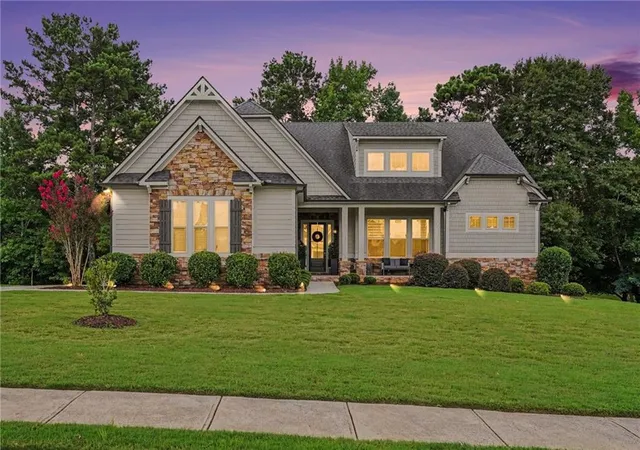 2nd image of 185 Oakleigh Manor Dr, Fayetteville, GA 30215 | MLS# 7808606