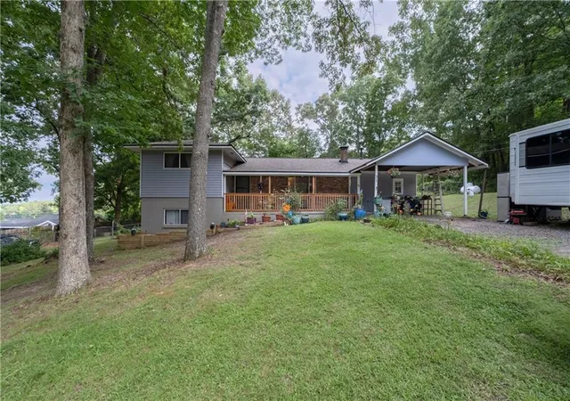 Photo 2 of Single family home for sale at 31 Rock Fence Cir Se, Cartersville, GA 30121 | MLS# 7781538 | Listing updated on 2026-10-07