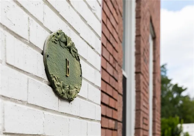 Listing Photo 4 - Condo for sale in building located at 1170 N Highland Ave NE, Atlanta, GA 30306 - Unit #B8