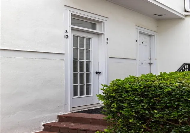 Listing Photo 5 - Condo for sale in building located at 1170 N Highland Ave NE, Atlanta, GA 30306 - Unit #B8