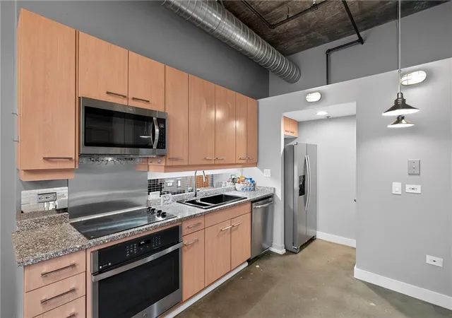 Listing Photo 5 - Condo for sale in building located at 123 Luckie St Nw, Atlanta, GA 30303 - Unit #1503