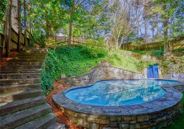 Photo 4 of Sale Pending at 768 Brookridge Dr NE, Atlanta, GA 30306 | MLS# 7796787 | Listing updated on 2026-08-20
