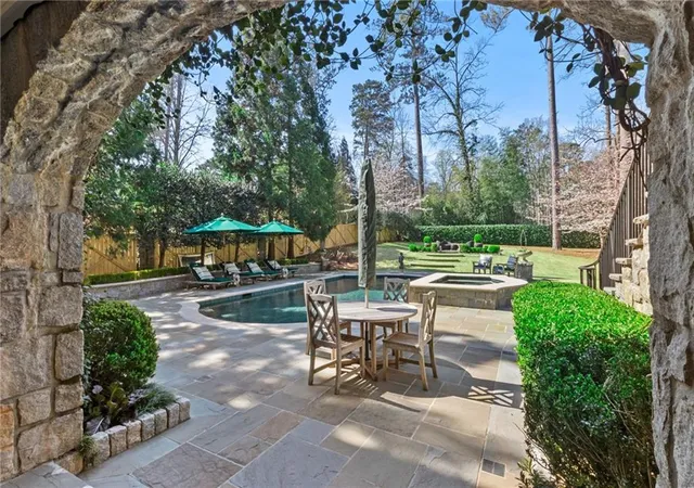 60th image of 70 W Brookhaven Dr Ne, Atlanta, GA 30319 | MLS# 7749404