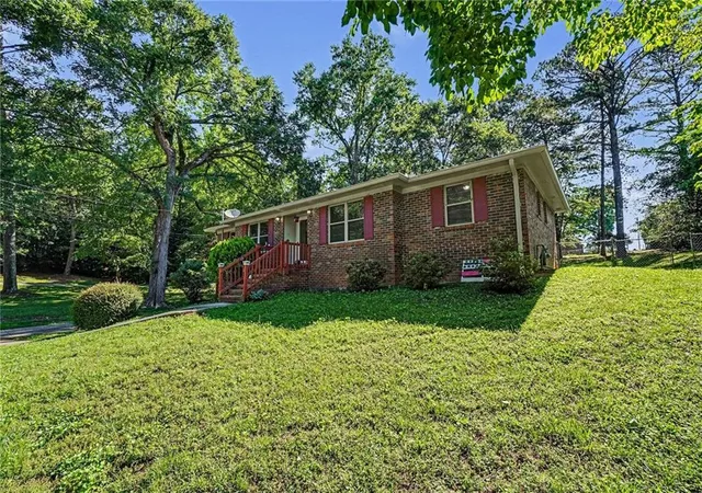 Homes for sale in Douglasville, GA | 2913 Vogue Dr, Douglasville, GA 30134 | MLS# 7780254