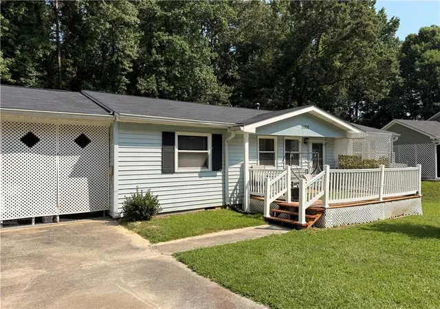 Homes for sale in Lithonia, GA | 5300 Cedar Rock Dr, Lithonia, GA 30038 | MLS# 7800367