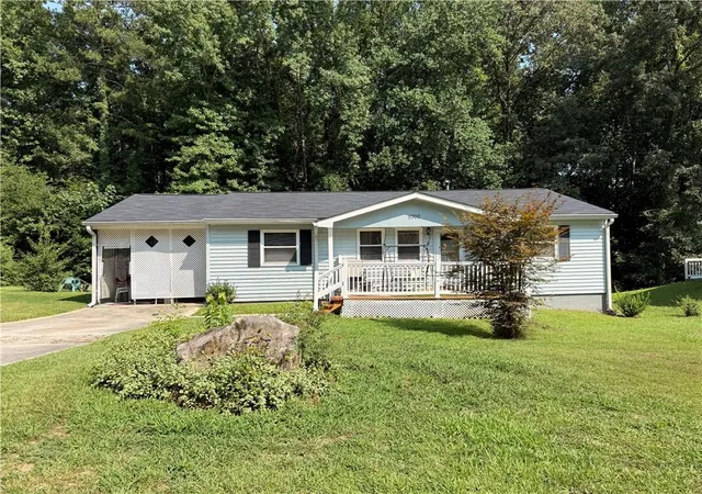 Homes for sale in Lithonia, GA | 5300 Cedar Rock Dr, Lithonia, GA 30038 | MLS# 7800367