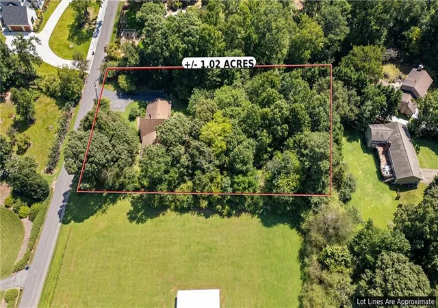 Photo 3 of Sale Pending at 490 Coleman Dr, Roswell, GA 30075 | MLS# 7821585 | Listing updated on 2026-10-14