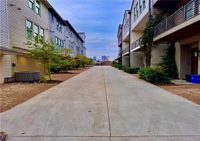 1st image of 676 Hank Aaron Dr Se, Atlanta, GA 30315 | MLS# 7699486